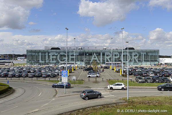 Liege airport 2016-04-04